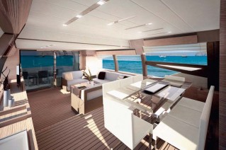 Ferretti 720 MY salon
